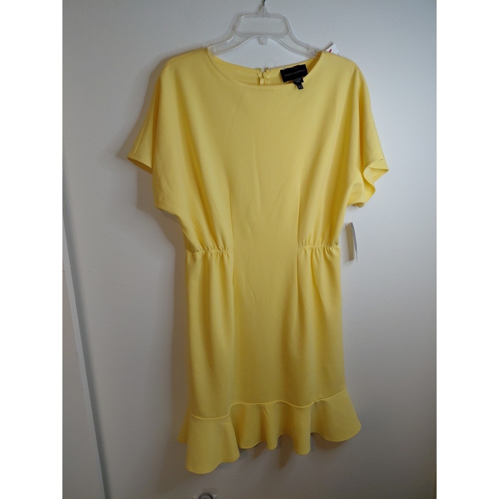 DONNA MORGAN SUMMER DRESS WITH FLARE HEM SIZE 10 IN YELLOW